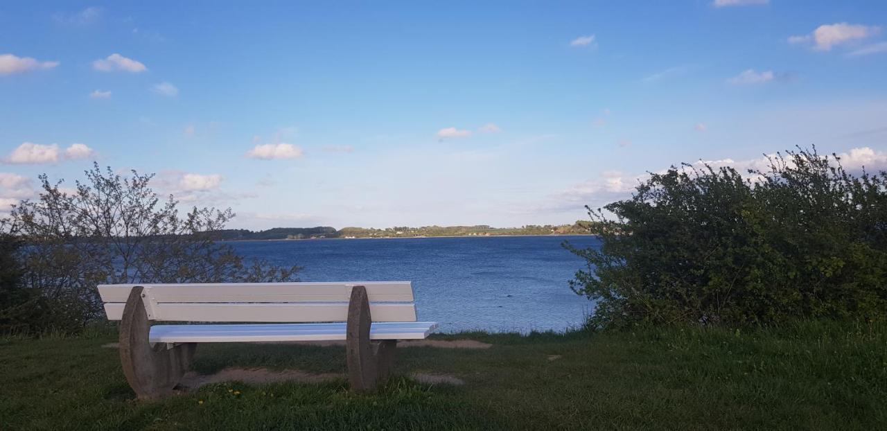 Gemuetliche Ferienunterkunft Direkt Am Meer Holnis Extérieur photo